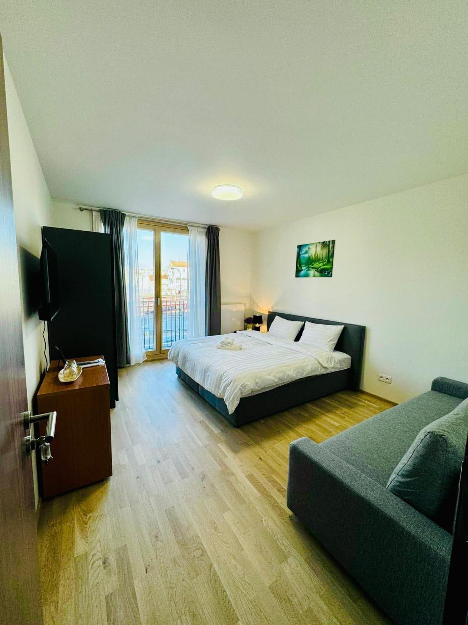 Nest Center Praga